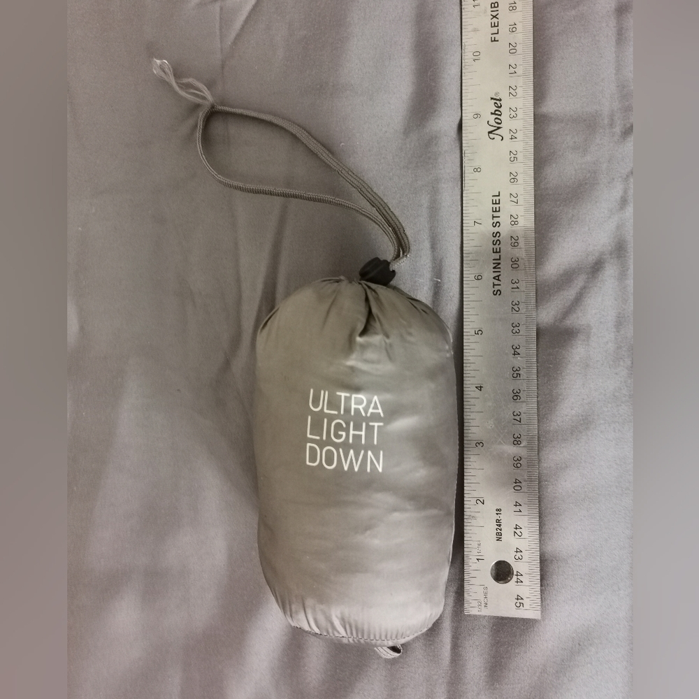 UNIQLO Ultra Light Down Vest Beige/Grey/Mushroom XS